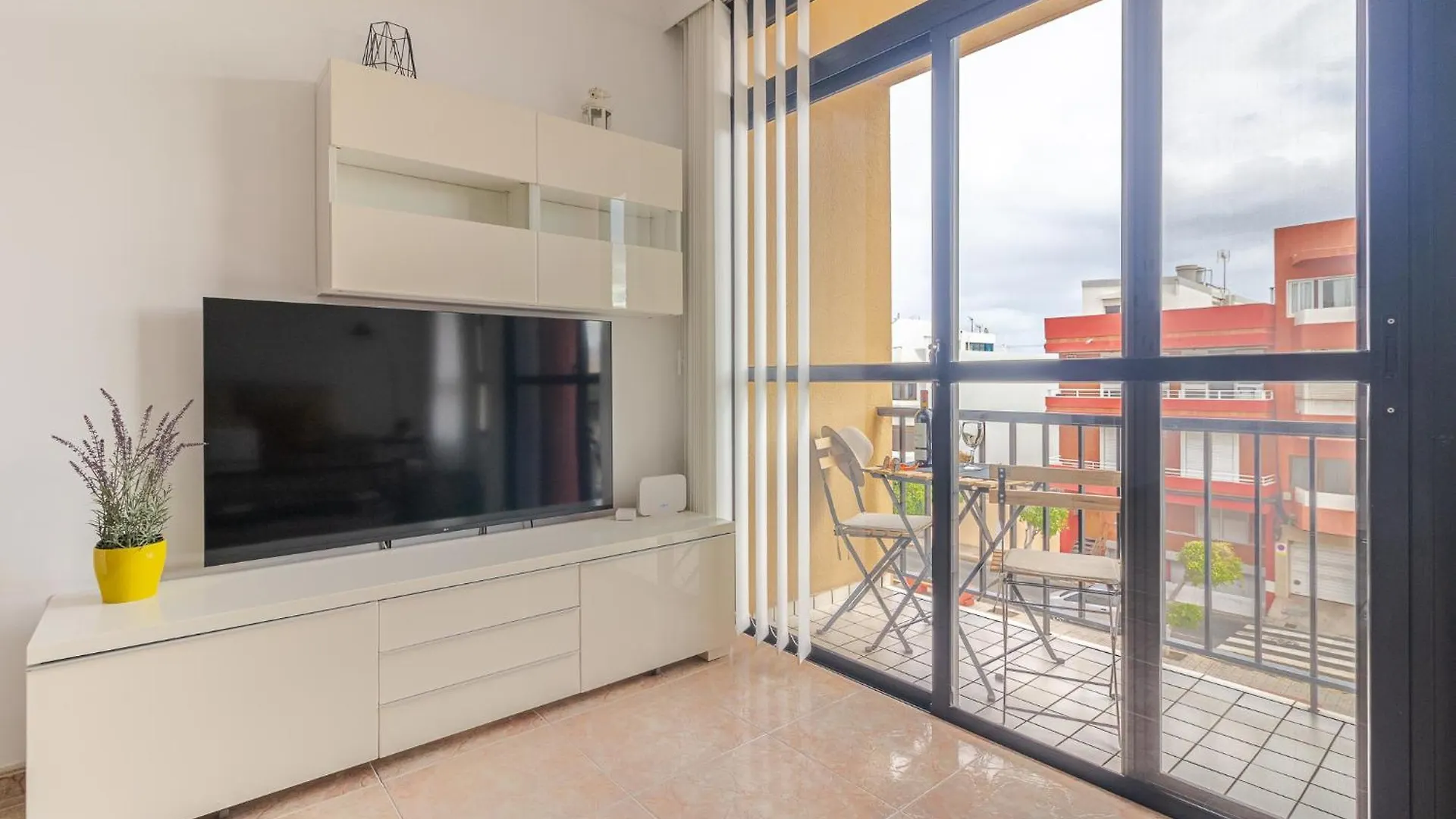 Elsa Apartment 텔데