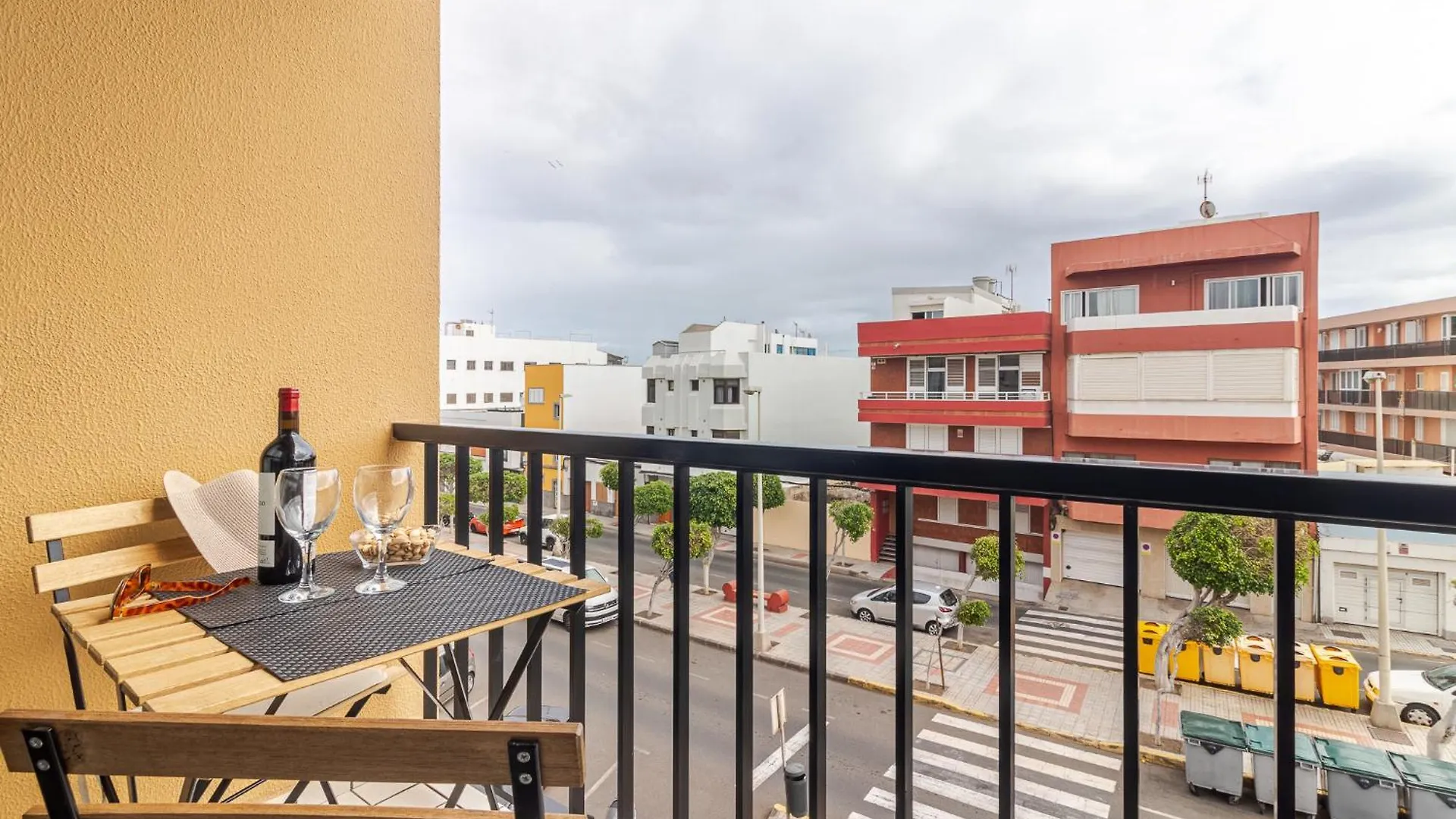 Elsa Apartment 텔데 0*,